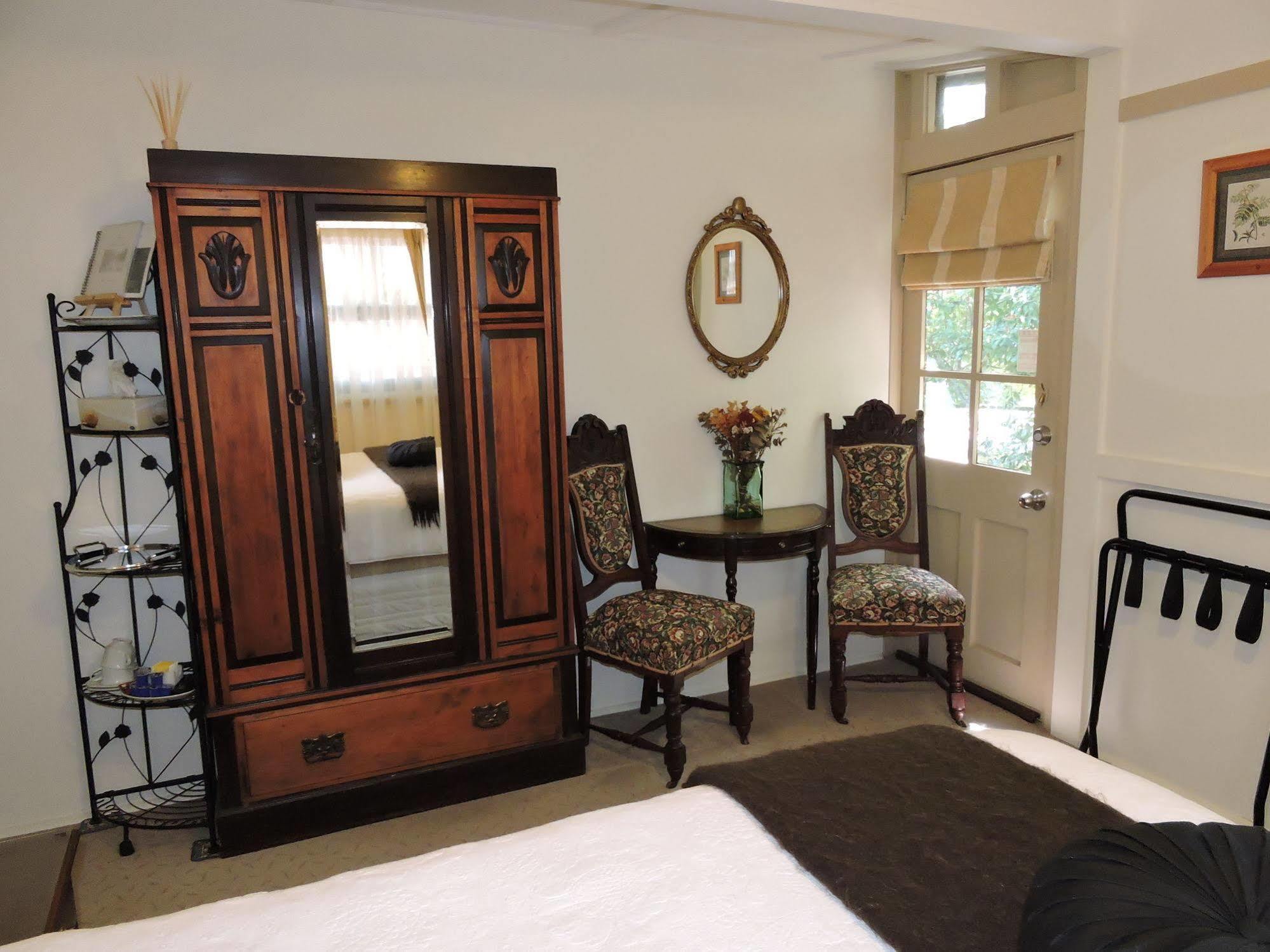 Guest house Kubba Roonga - Boutique Luxury Retreat & Gardens - Blue Mountains Blackheath